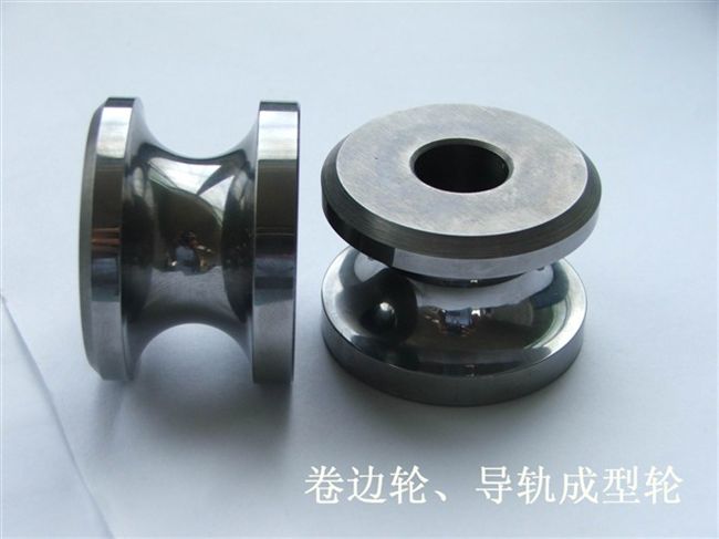 卷邊輪導管成型模